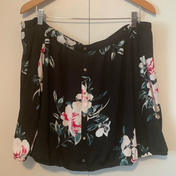 Dynamite Tops - Like New Dynamite Off The Shoulder Black Floral 3/4 Sleeve Top Size Large
